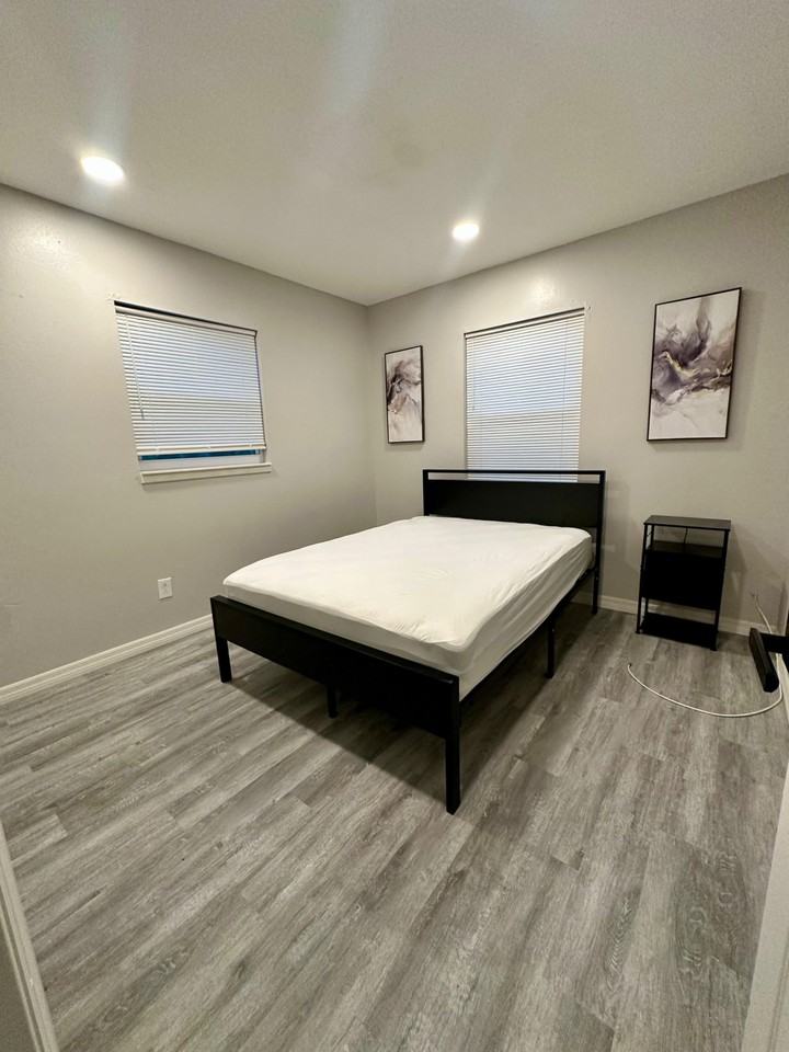 Kingsley St - Photo 4 of 7