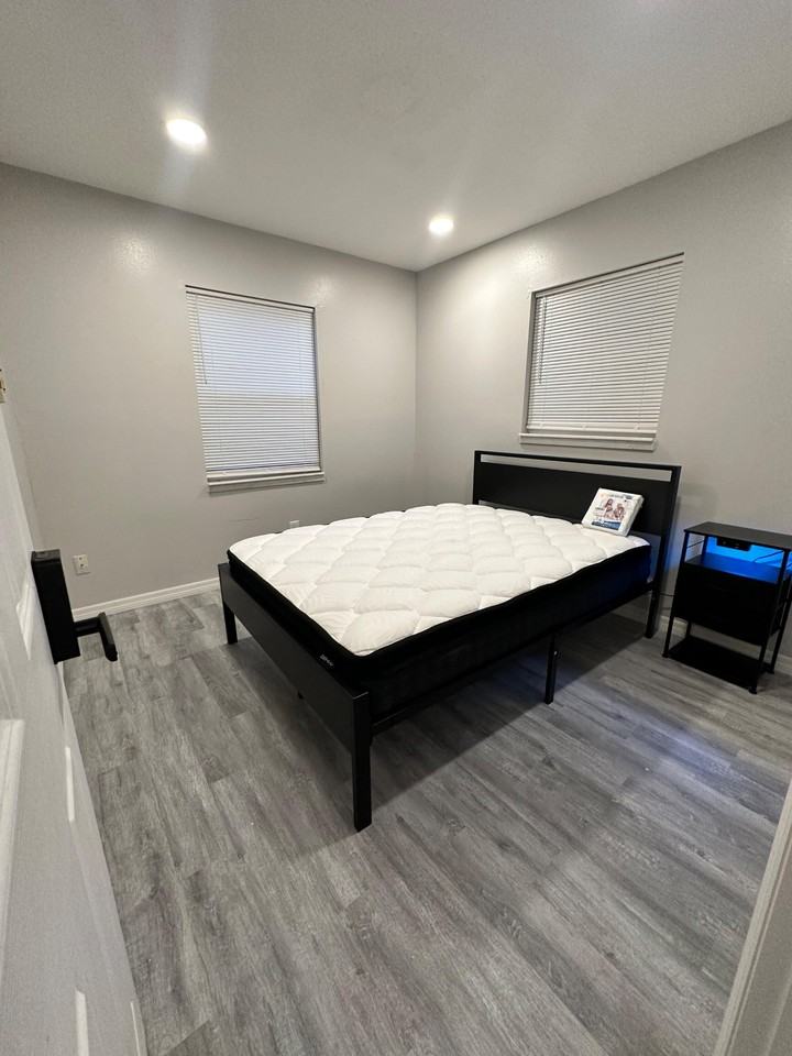 Kingsley St - Photo 4 of 5