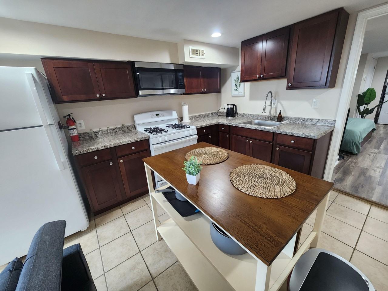 Elrino St - Photo 7 of 19