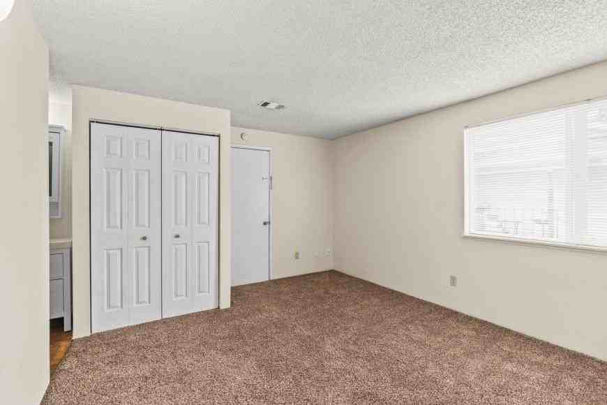 1042 Belmont Avenue Southwest - Photo 2 of 10