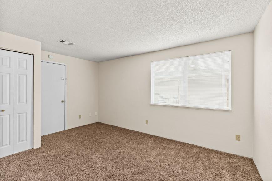 1042 Belmont Avenue Southwest - Photo 3 of 10