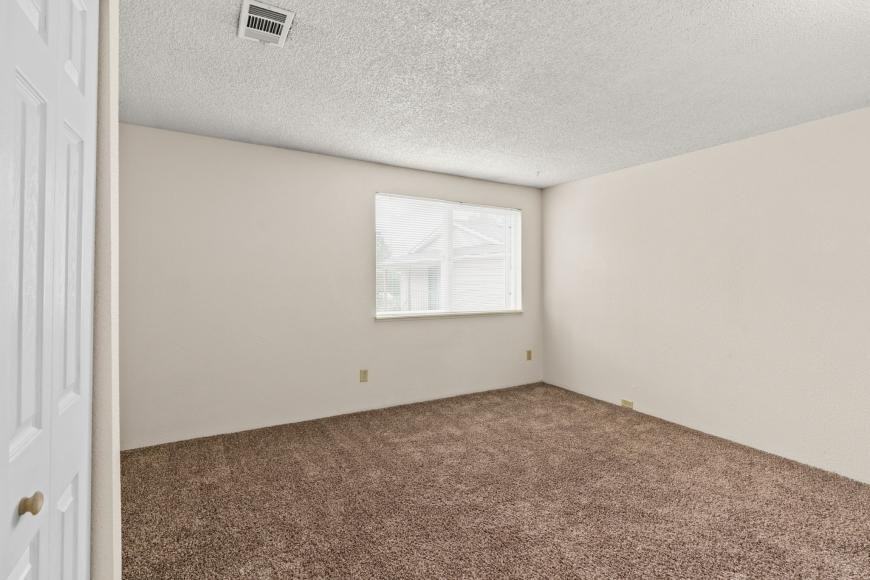 1042 Belmont Avenue Southwest - Photo 4 of 10