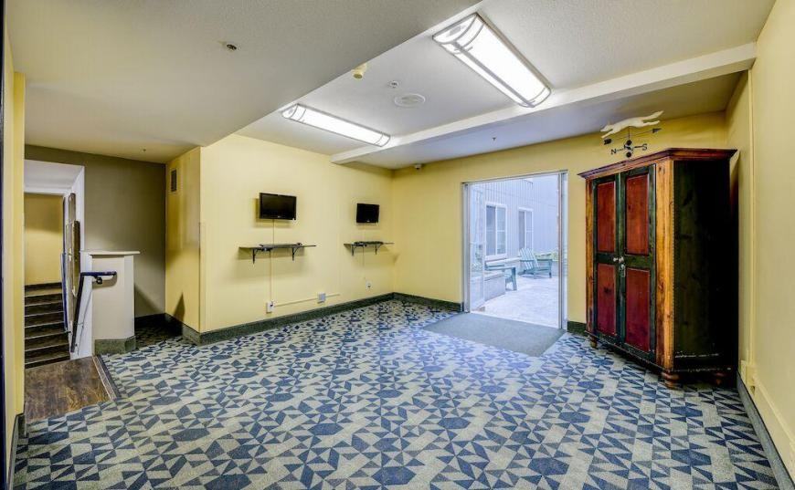 2721 4th Avenue - Photo 6 of 10