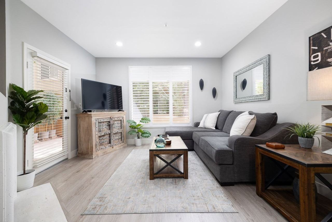 2419 5th Ave #1335156P - Photo 2 of 25