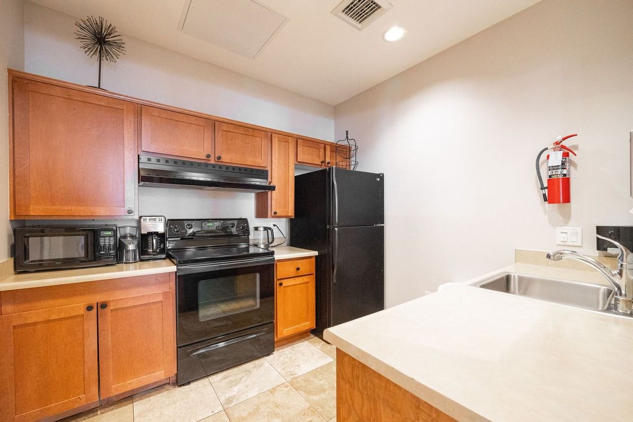 2419 5th Ave #1335156P - Photo 6 of 25