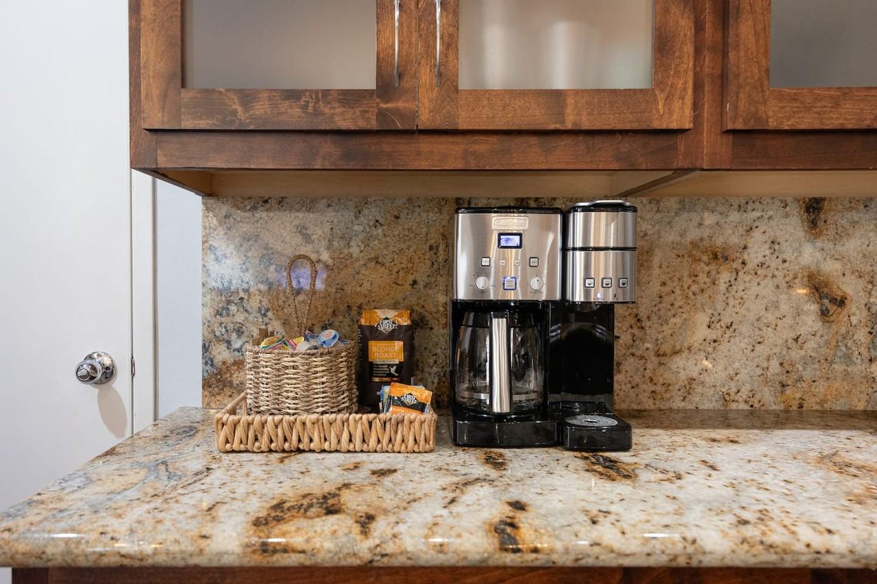 1079 Sapphire St #1335165P - Photo 7 of 27