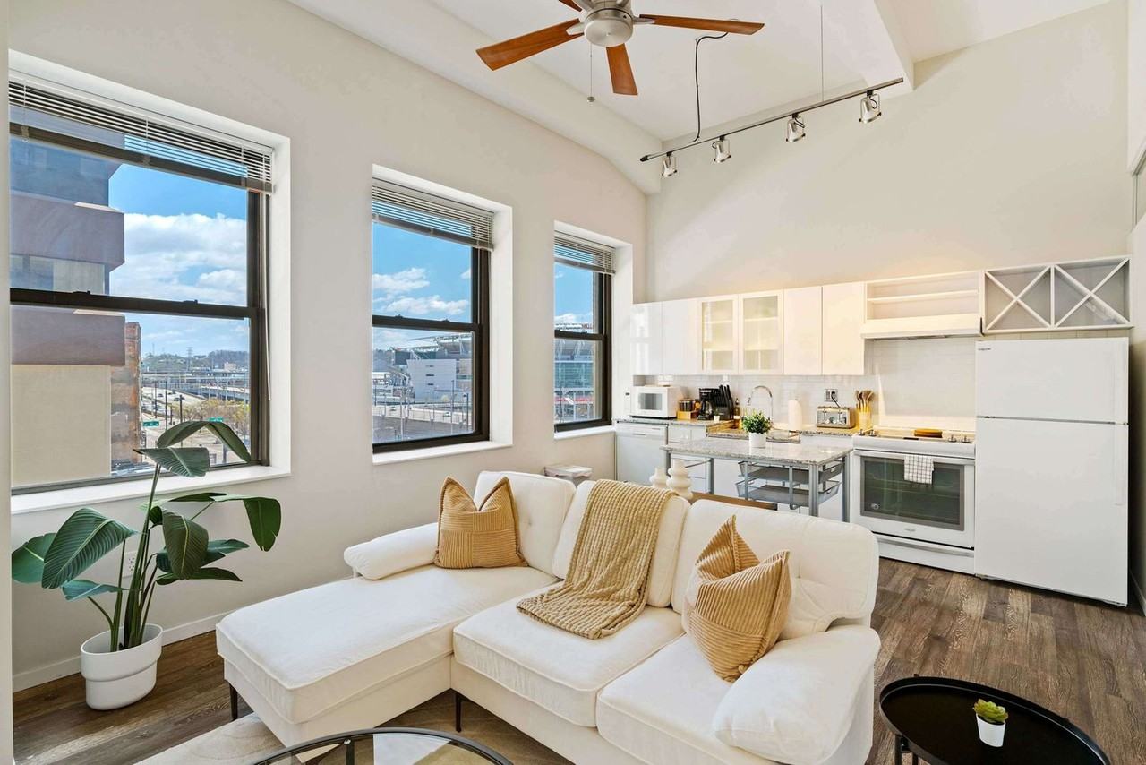 309 Vine Street - Photo 2 of 50