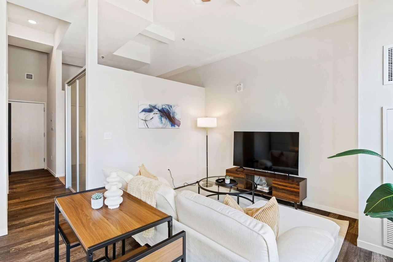 309 Vine Street - Photo 3 of 50