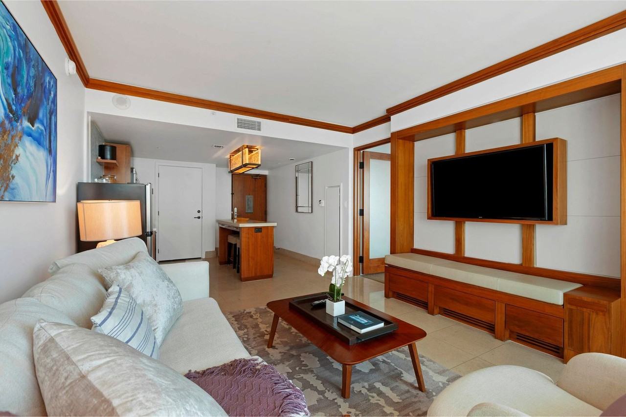 6801 Collins Ave #1286895P - Photo 2 of 14