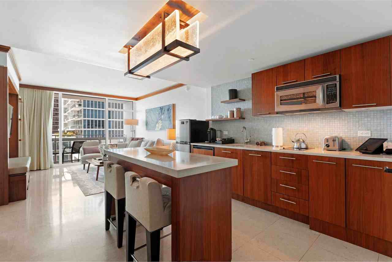 6801 Collins Ave #1286895P - Photo 7 of 14