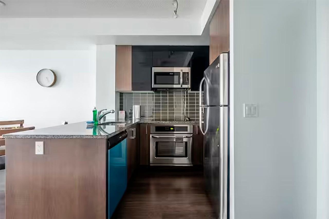 89 Dunfield Avenue - Photo 4 of 34