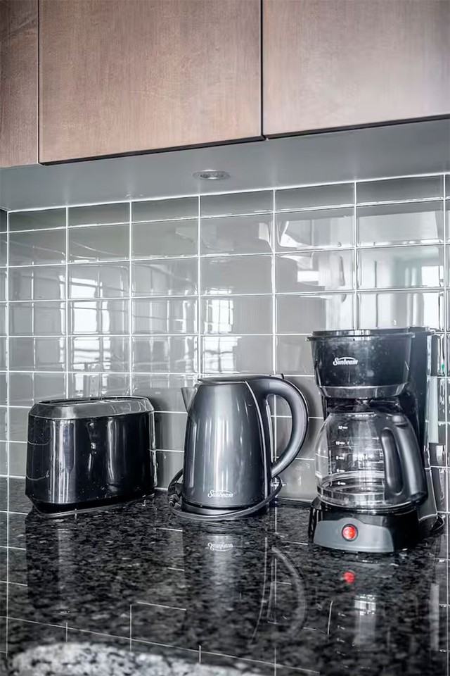 89 Dunfield Avenue - Photo 7 of 34