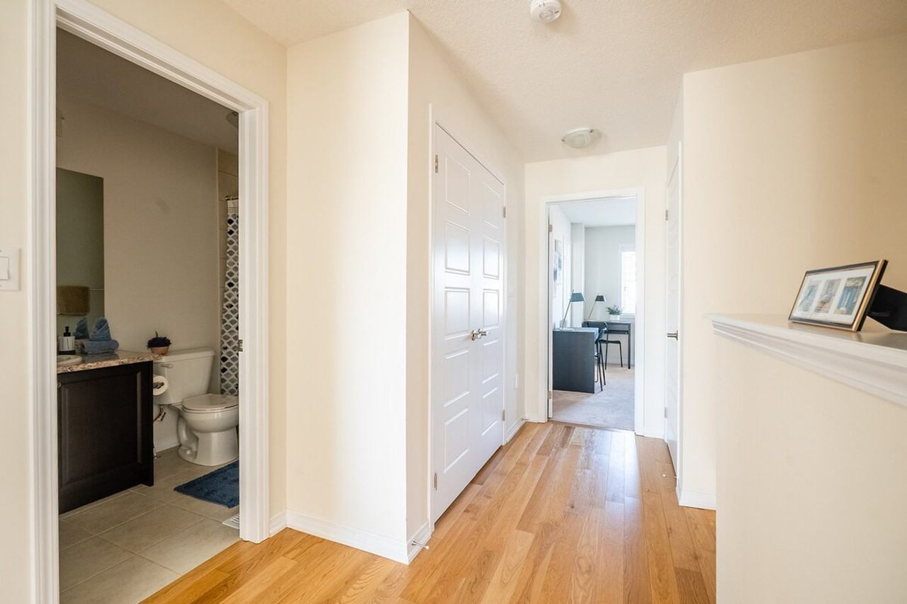 34 104 Esther Crescent #1345823P - Photo 3 of 34