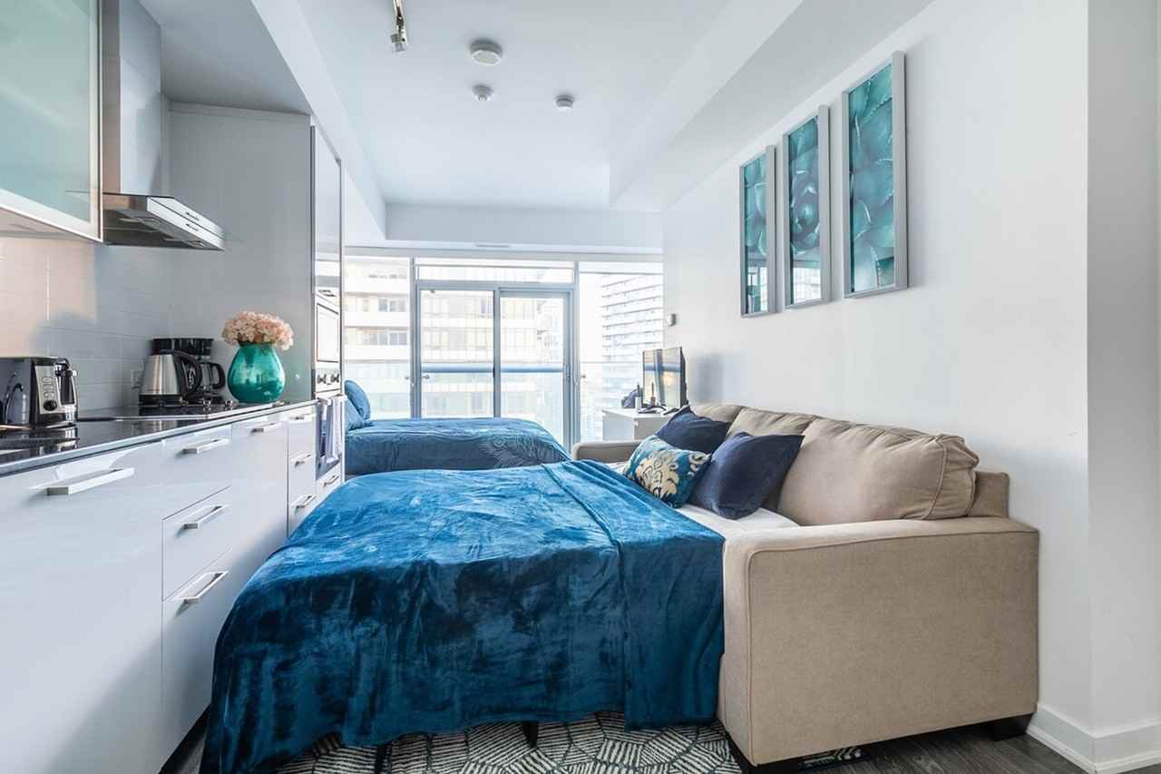 3 Bremner Blvd #1467381P - Photo 5 of 22