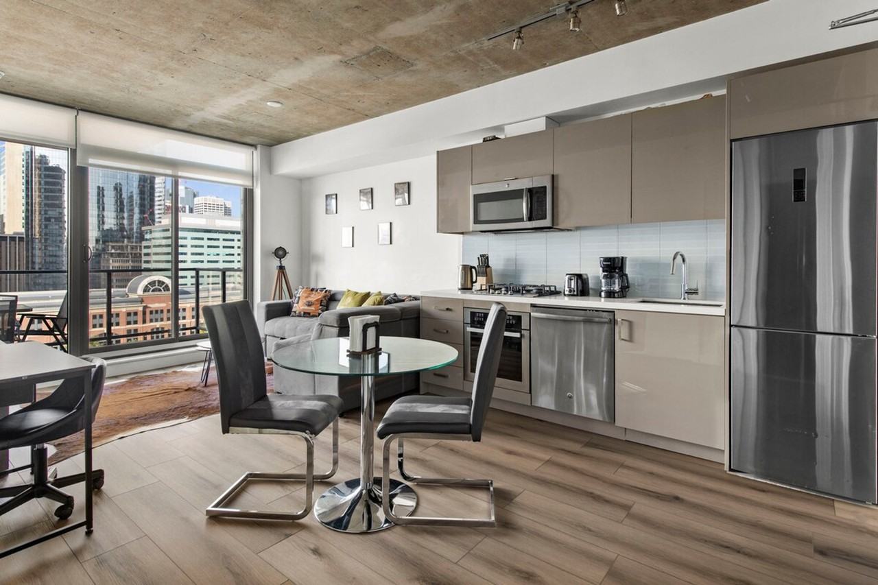 1010 6 St Sw #1345879P - Photo 3 of 49