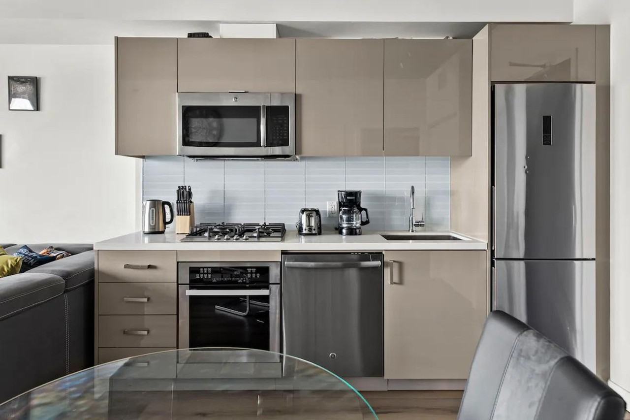 1010 6 St Sw #1345879P - Photo 7 of 49