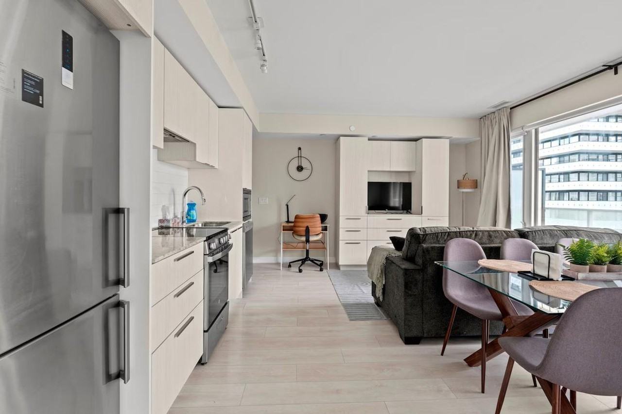 501 Yonge Street - Photo 2 of 19