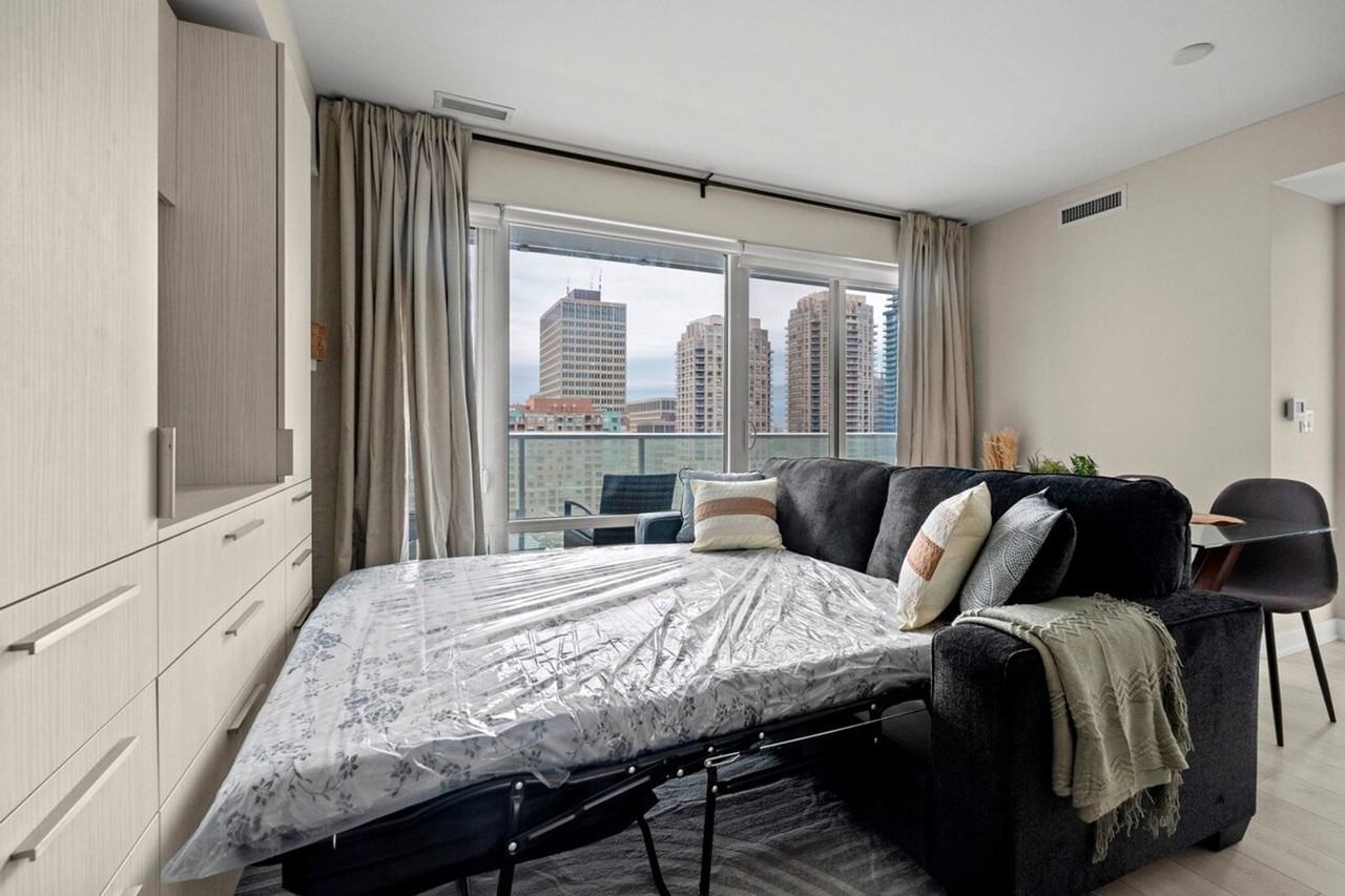 501 Yonge Street - Photo 3 of 19