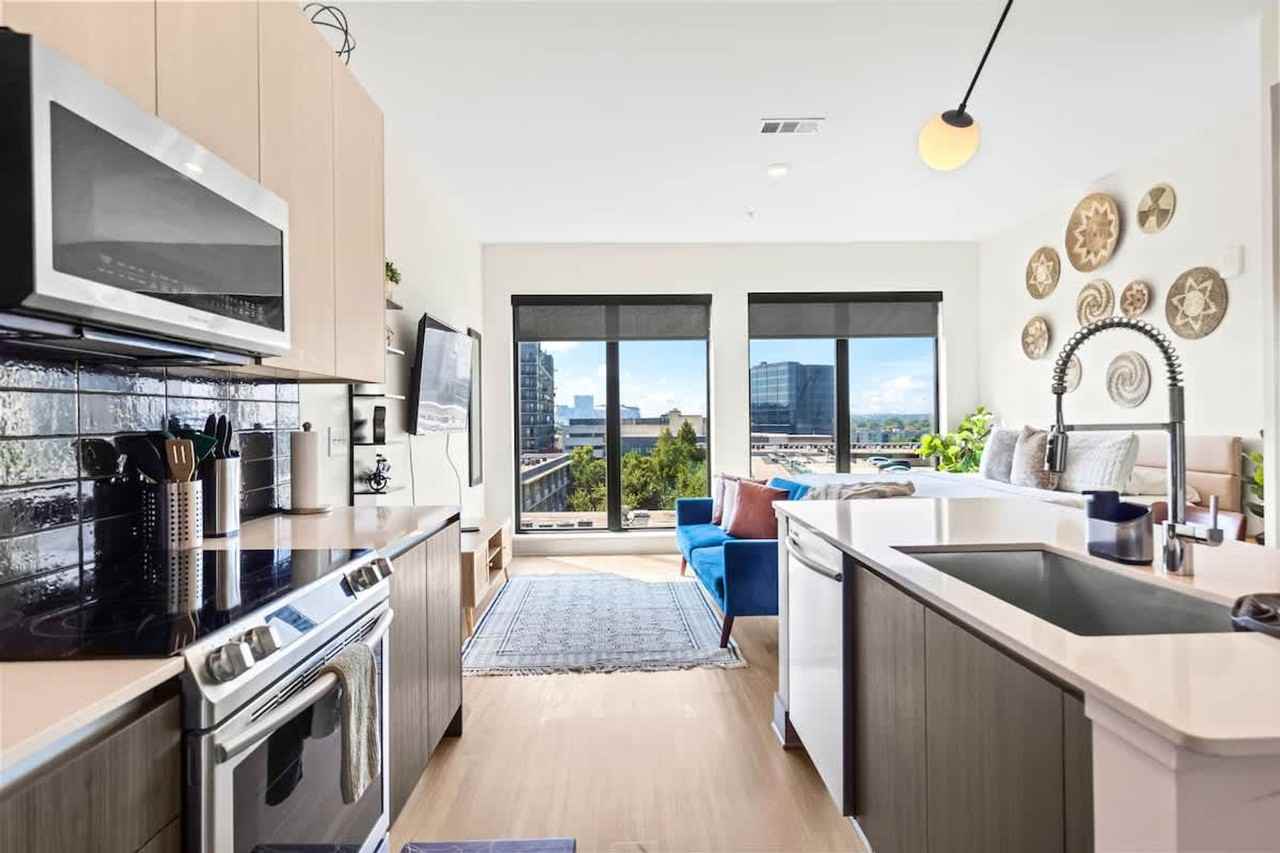 1055 Brady Ave Nw #1343899P - Photo 2 of 27