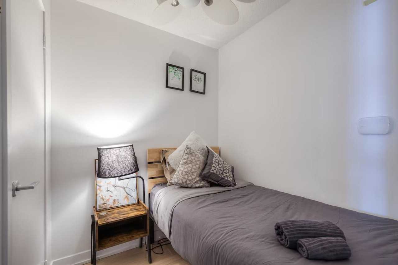 151 Dan Leckie Way - Photo 4 of 35