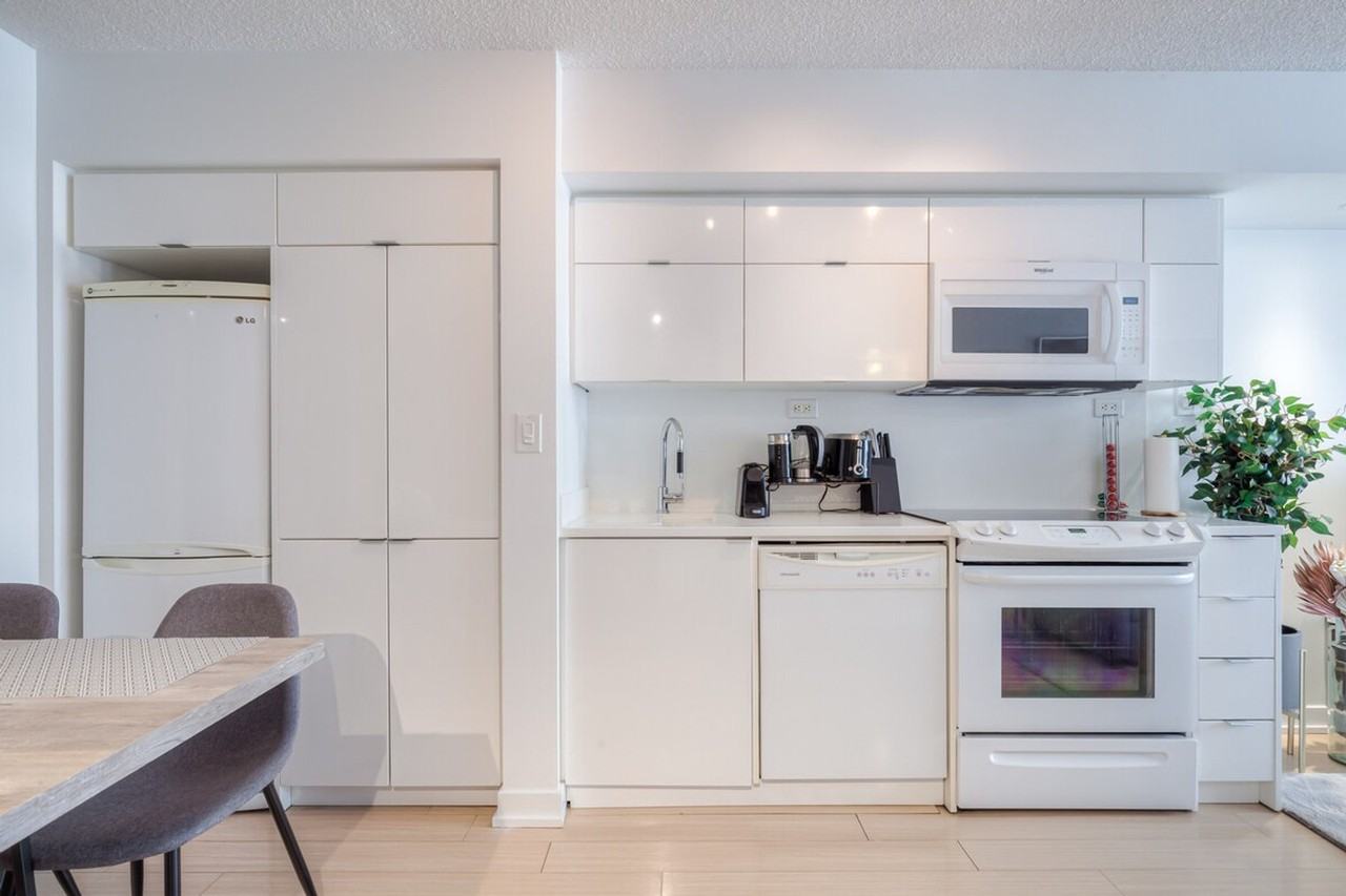 151 Dan Leckie Way - Photo 6 of 35