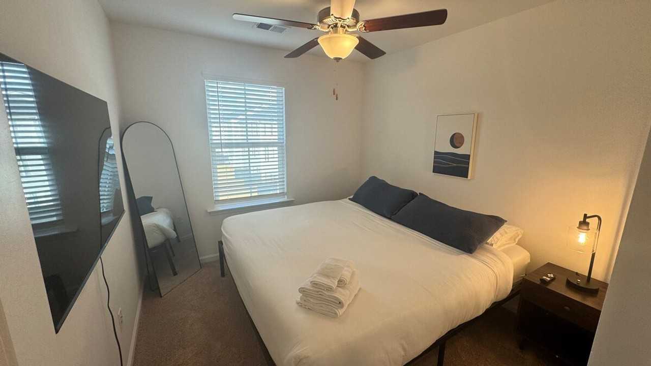 157 Roxanne Dr #1344194P - Photo 3 of 18