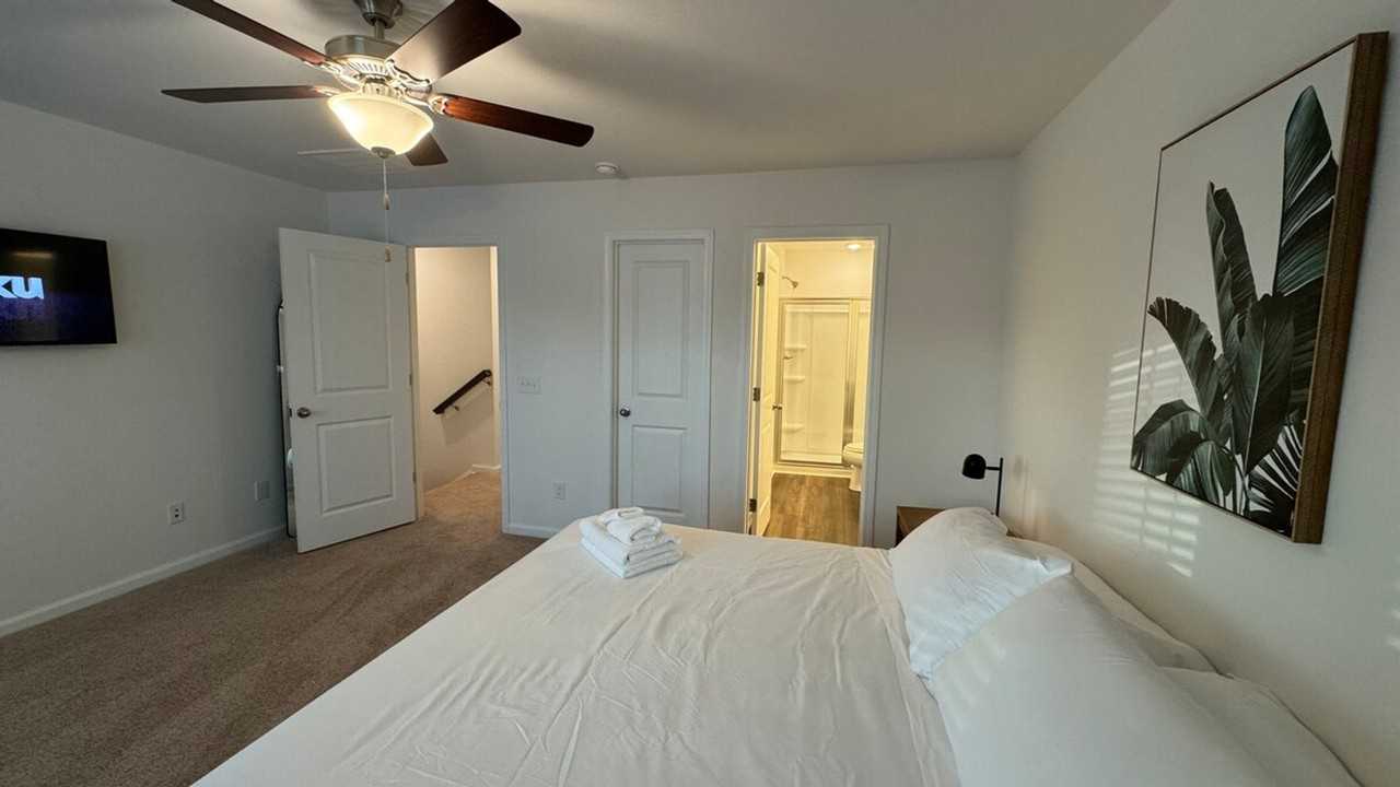 157 Roxanne Dr #1344194P - Photo 5 of 18