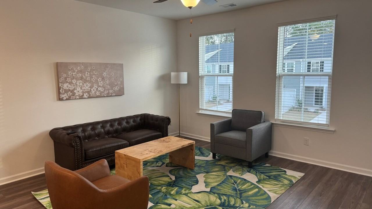 157 Roxanne Dr #1344194P - Photo 6 of 18