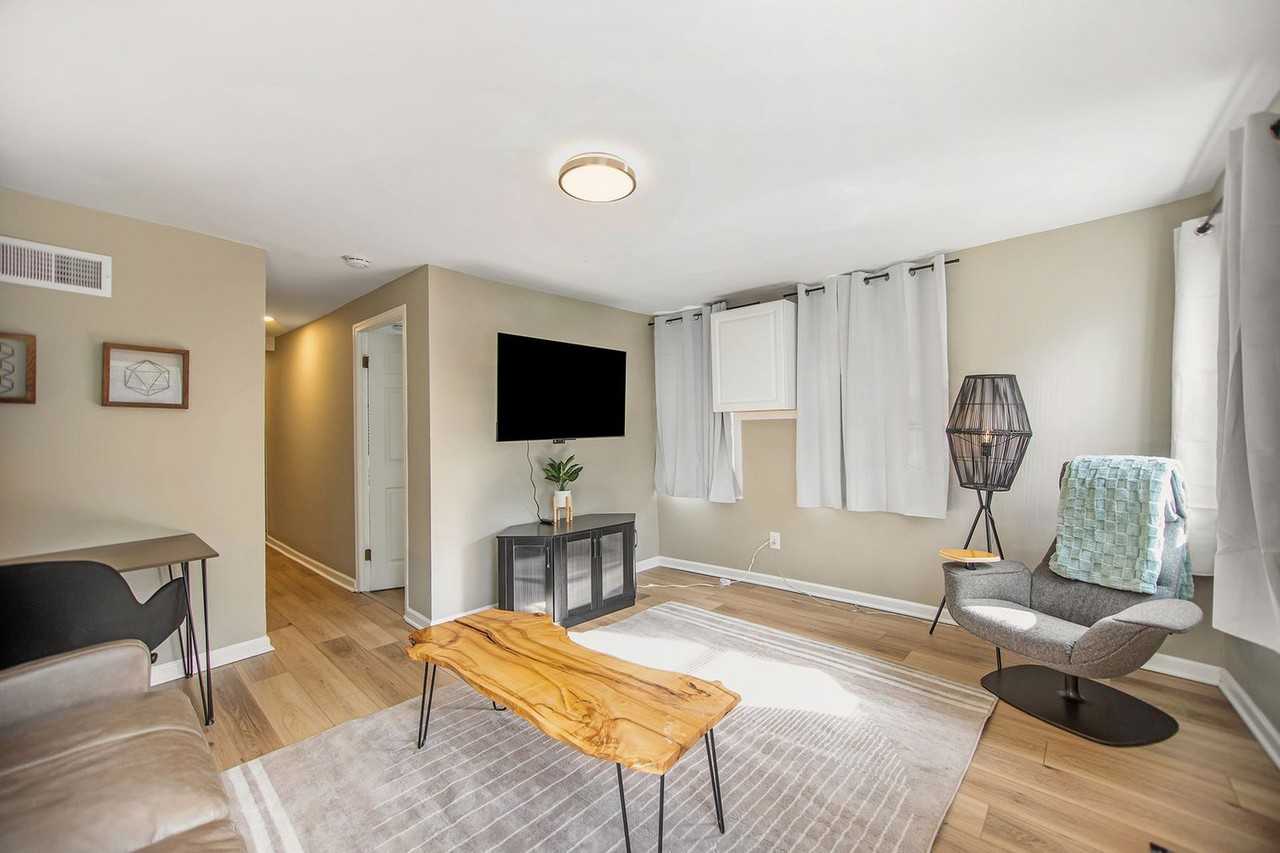 417 6th St Nw #1346768P - Photo 3 of 17