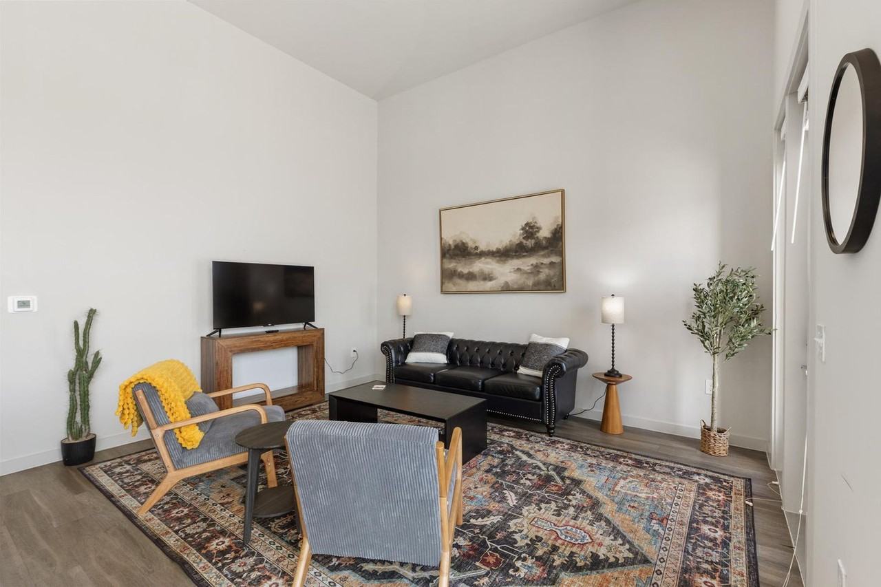 5820 1/2 Cameron Rd #1295731P - Photo 6 of 45