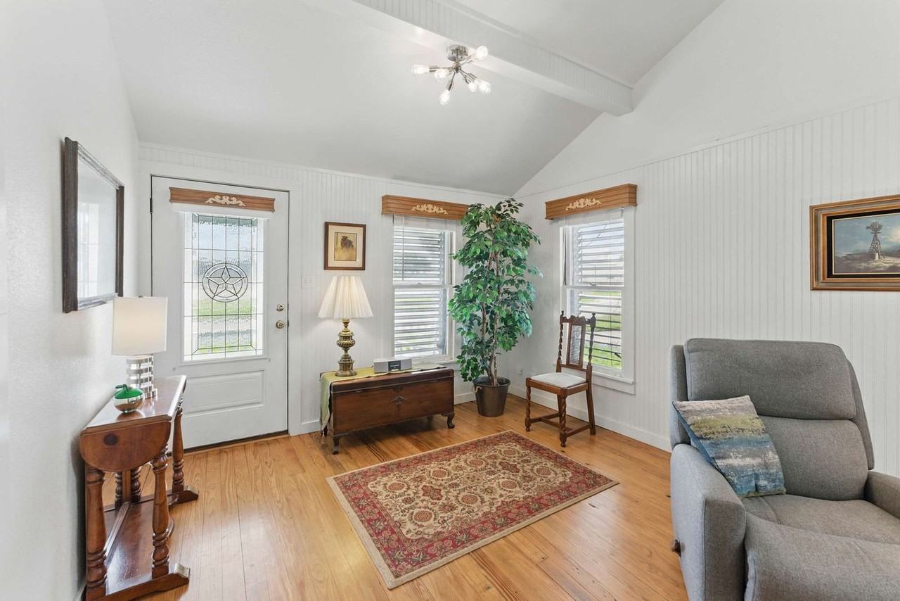 175 Fredericksburg Rd #1351231P - Photo 3 of 38