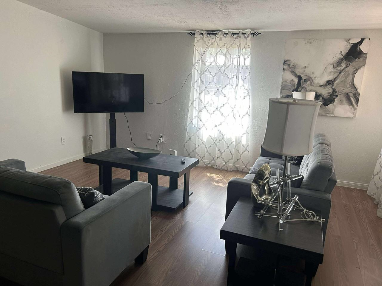 806 Holt Street - Photo 3 of 6