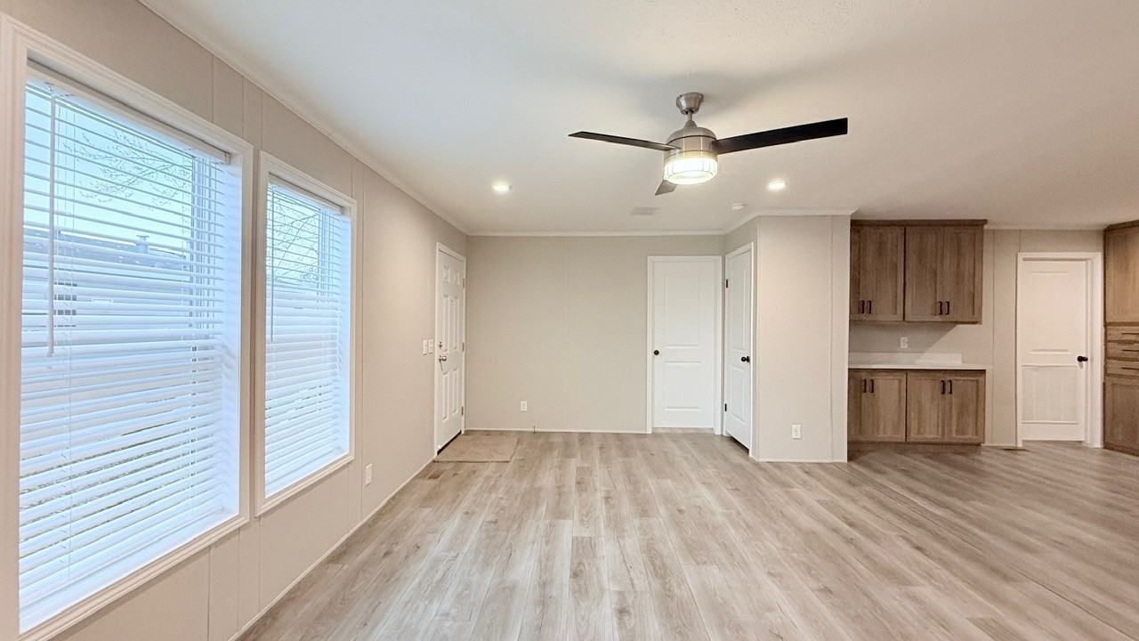 29647 Erie Ct #233 - Photo 5 of 31