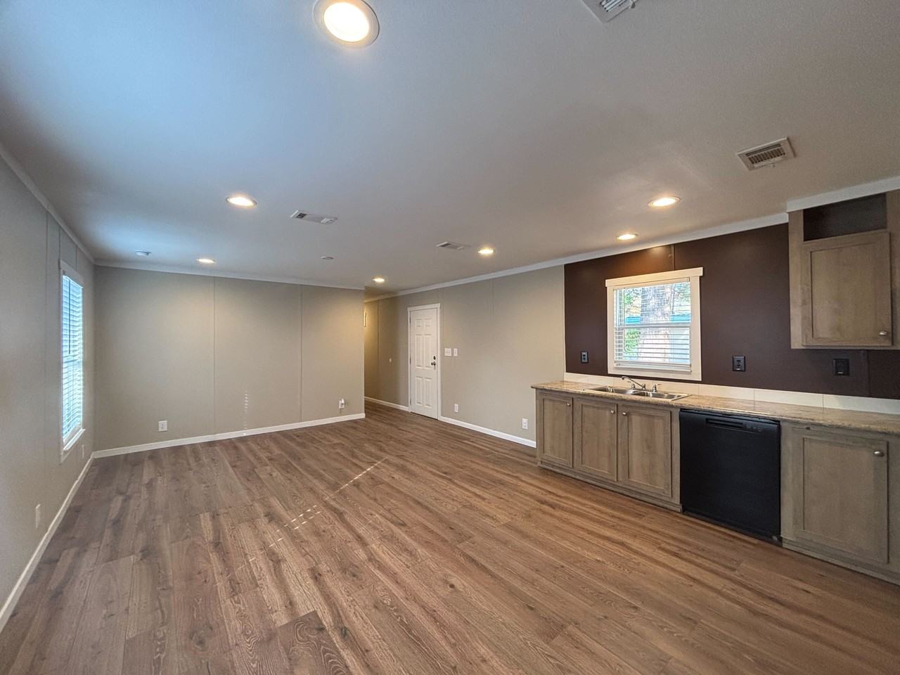 231 Fryer Street - Photo 3 of 27