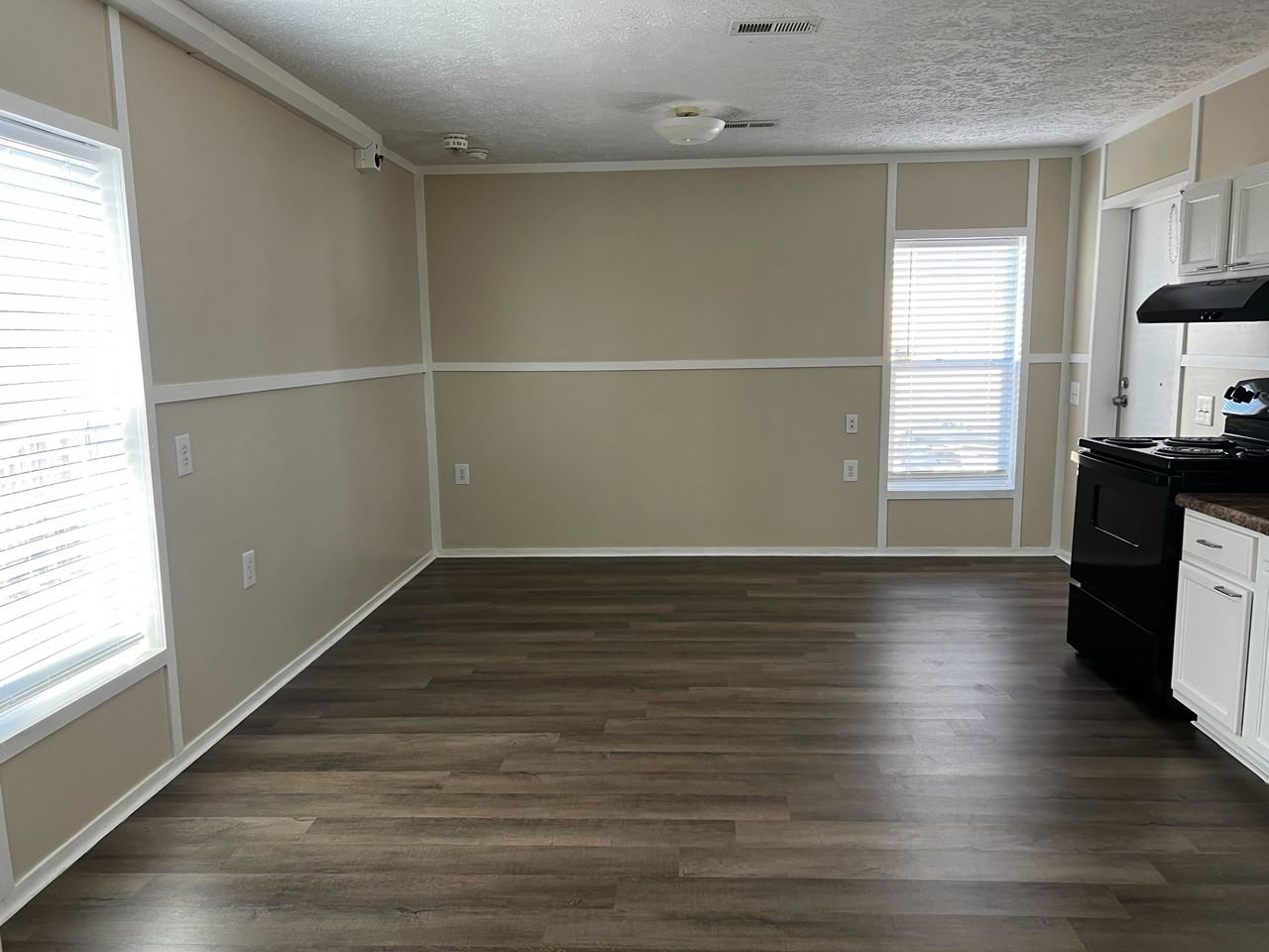 709 N Collins Fwy #26 - Photo 3 of 19