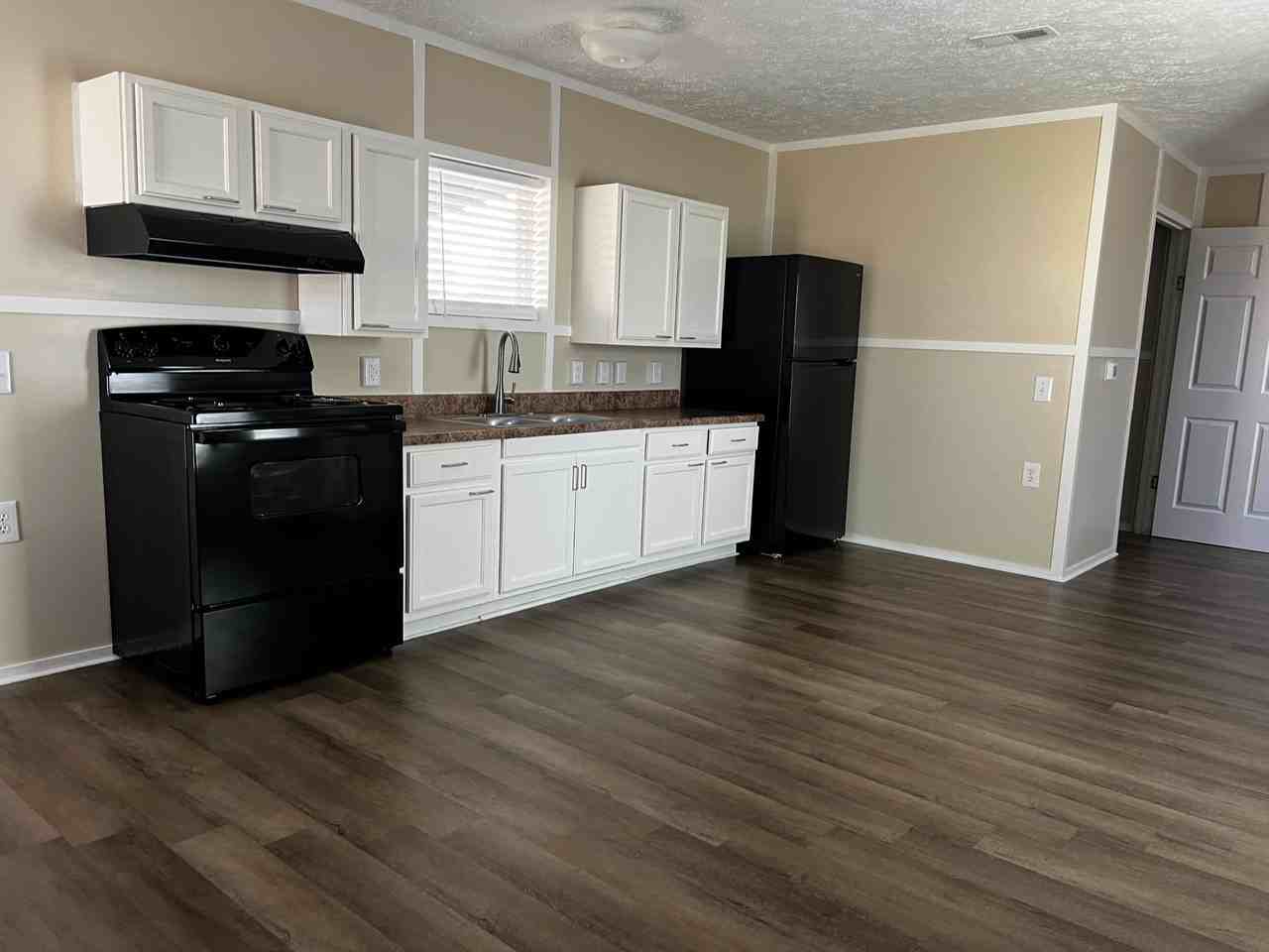 709 N Collins Fwy #26 - Photo 4 of 19