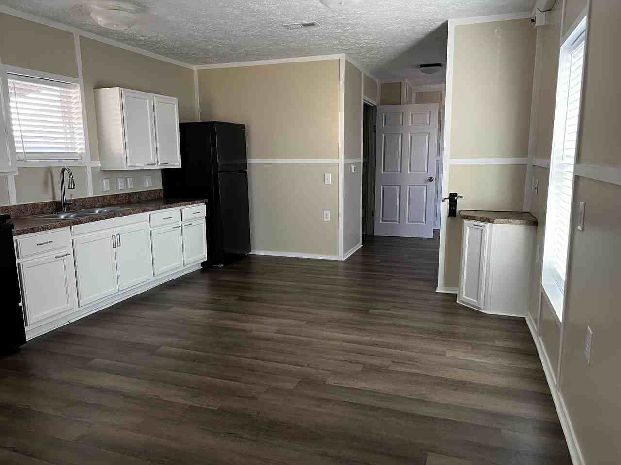 709 N Collins Fwy #26 - Photo 5 of 19