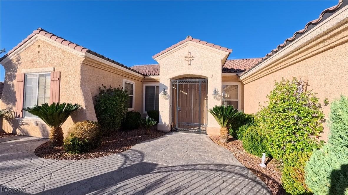 2882 Olivia Heights Ave - Photo 4 of 39