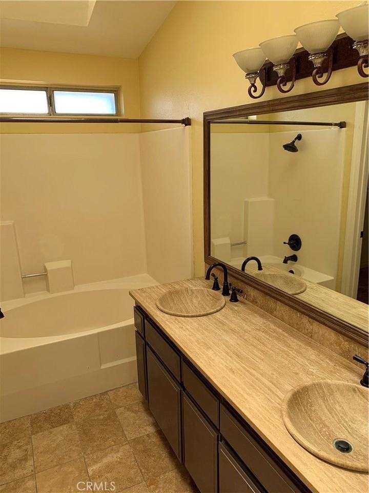 14203 Toby Court - Photo 5 of 9