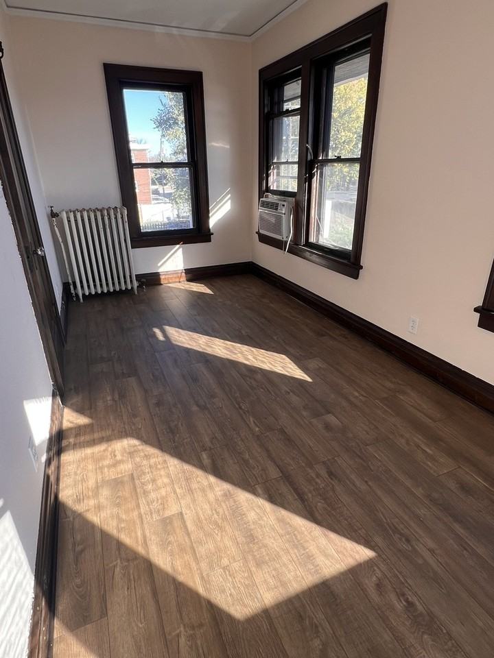 702 North Raynor Avenue - Photo 3 of 10