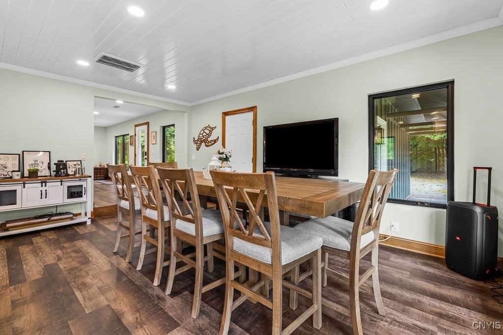 7643 Mill Road - Photo 3 of 31