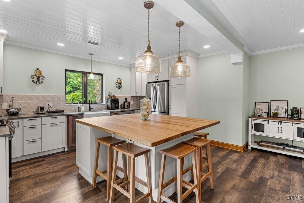 7643 Mill Road - Photo 5 of 31