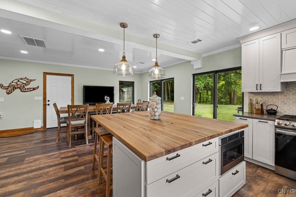 7643 Mill Road - Photo 7 of 31