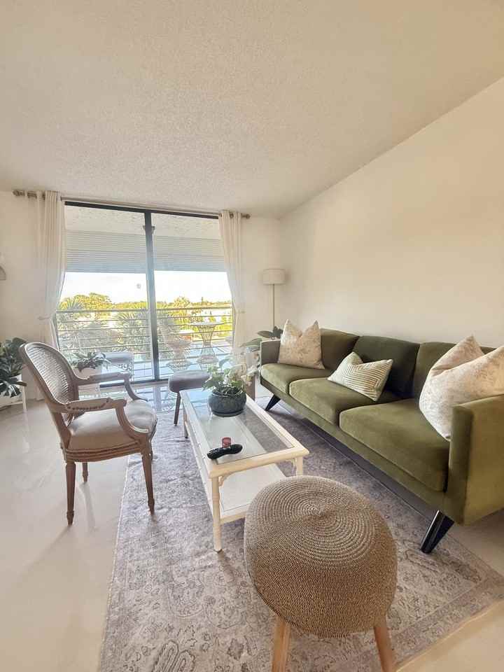 4640 Lucerne Lakes Boulevard - Photo 3 of 50