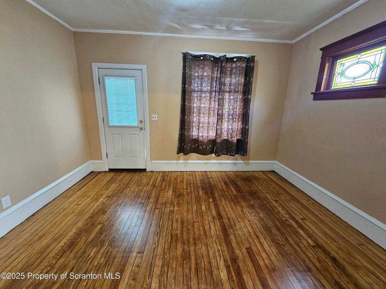 777 Bennett St - Photo 4 of 17