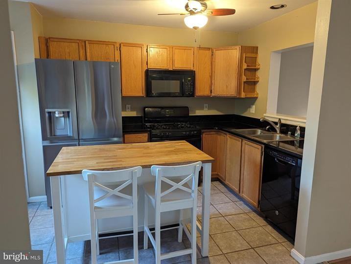 2109 Taylor Ct - Photo 2 of 27