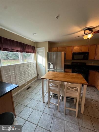 2109 Taylor Ct - Photo 3 of 27