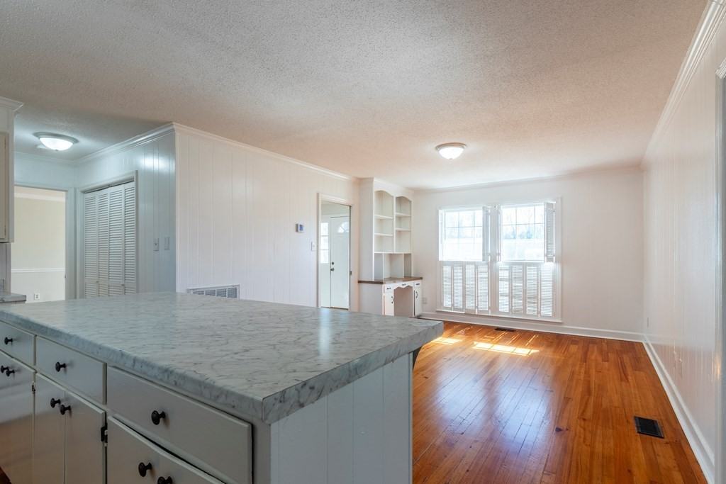 406 South Audubon Drive - Photo 5 of 23