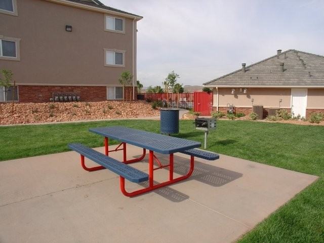 Oasis Palms - Photo 2 of 10