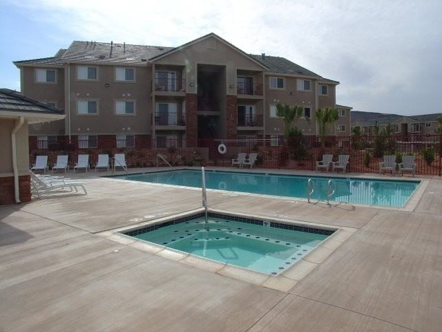 Oasis Palms - Photo 5 of 10